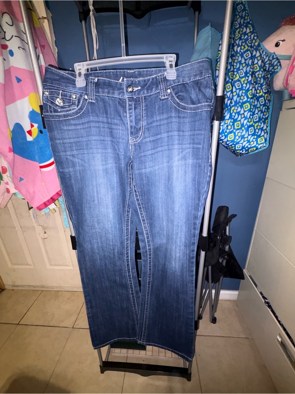 Women’s Boot Cut Jeans in Medium Blue Denim